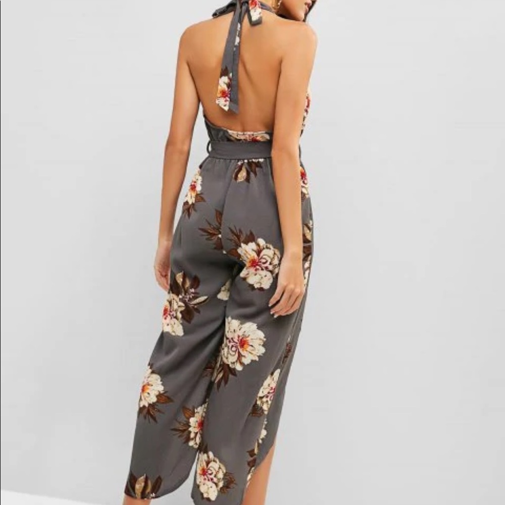 Backless Jumpsuit - Picture 5 of 6